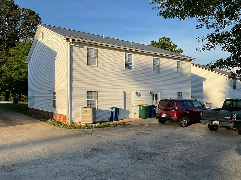 123 Westchester Cir — Photo 4