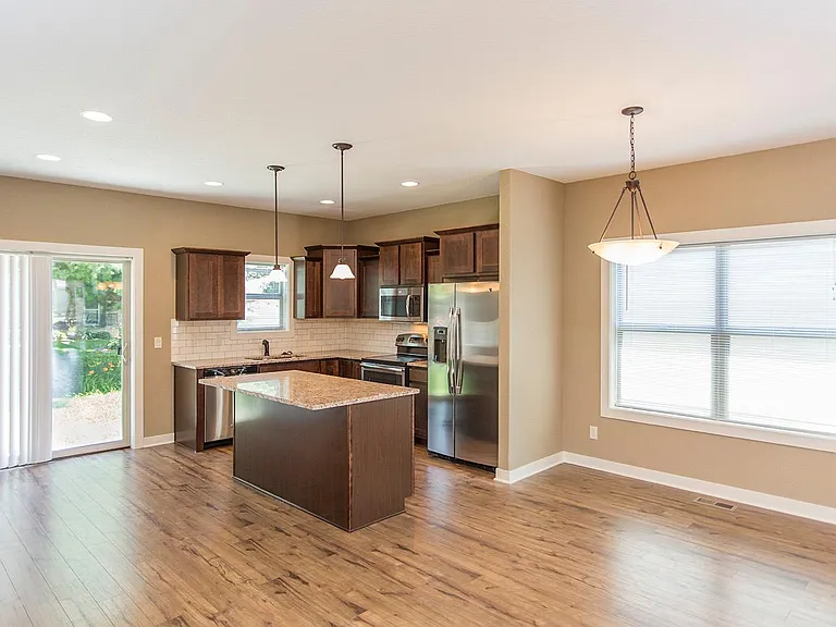 1659 Glade Dr SW — Photo 5