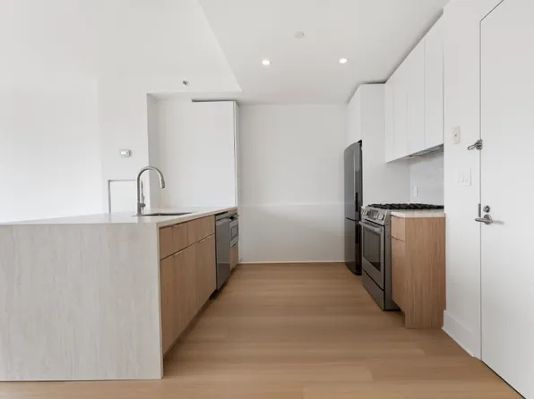 150 Fourth Avenue image 1 of 18