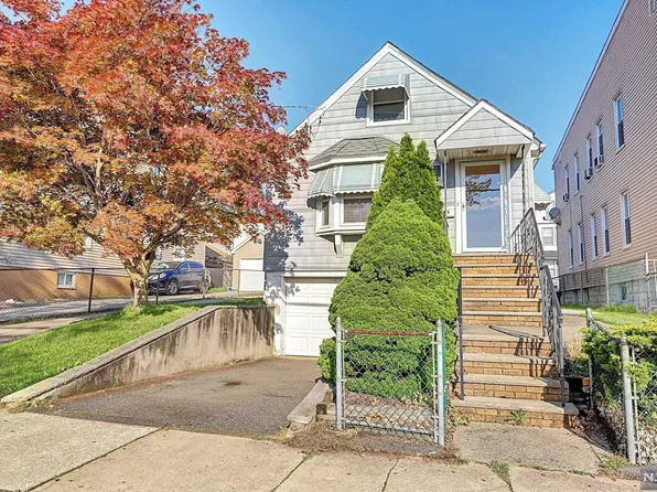 365-367 Devon St, Kearny, NJ 07032