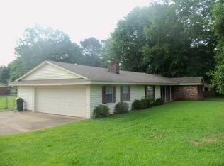 106 Dona Dr, Carthage, MS 39051