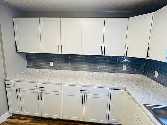 3rd image of 1623 Oak Grove Blvd