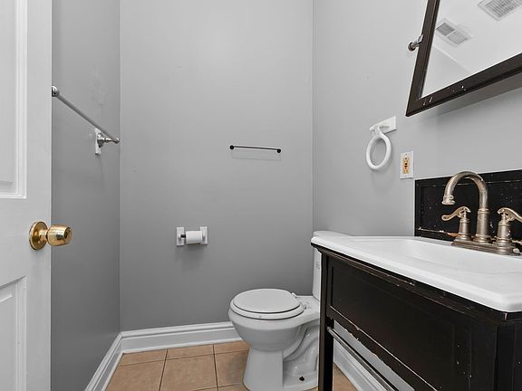4th image of 4801 S Calumet Ave #3-B