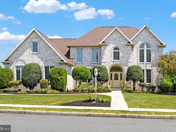 31 Emlyn Ln, Mechanicsburg, PA 17055