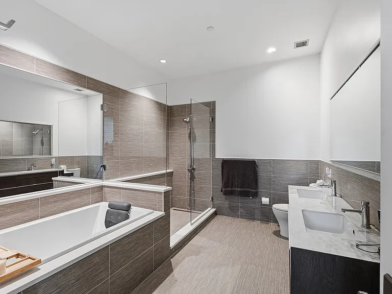 824 Liberty Ave #201 — Photo 25