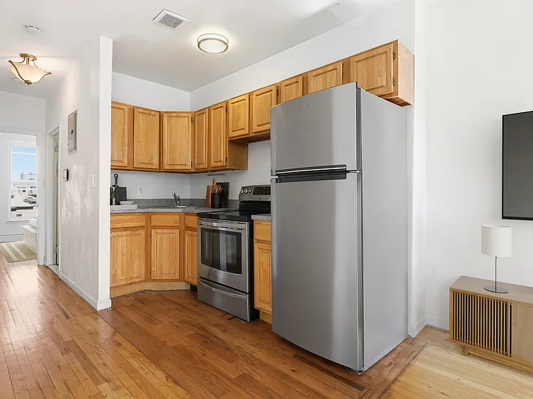 1581 Bergen St #2 — Photo 4
