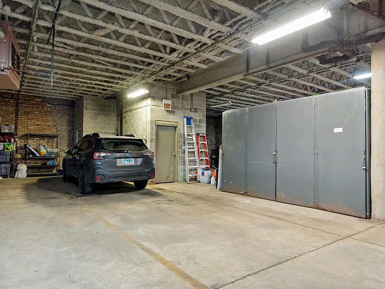 1243 N Wolcott Ave #6 — Photo 23