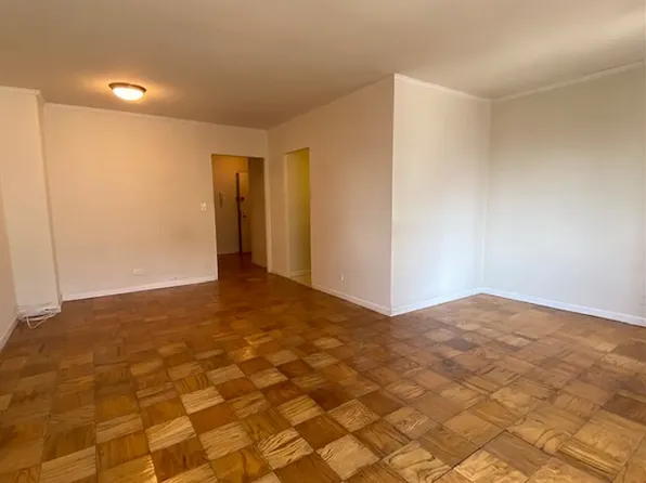 300 West 55th Street image 5 of 8