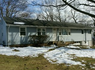 11 Coles Hill Rd, North Haledon, NJ 07508