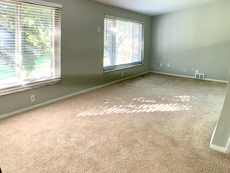 880 N Adams Rd #6 — Photo 5
