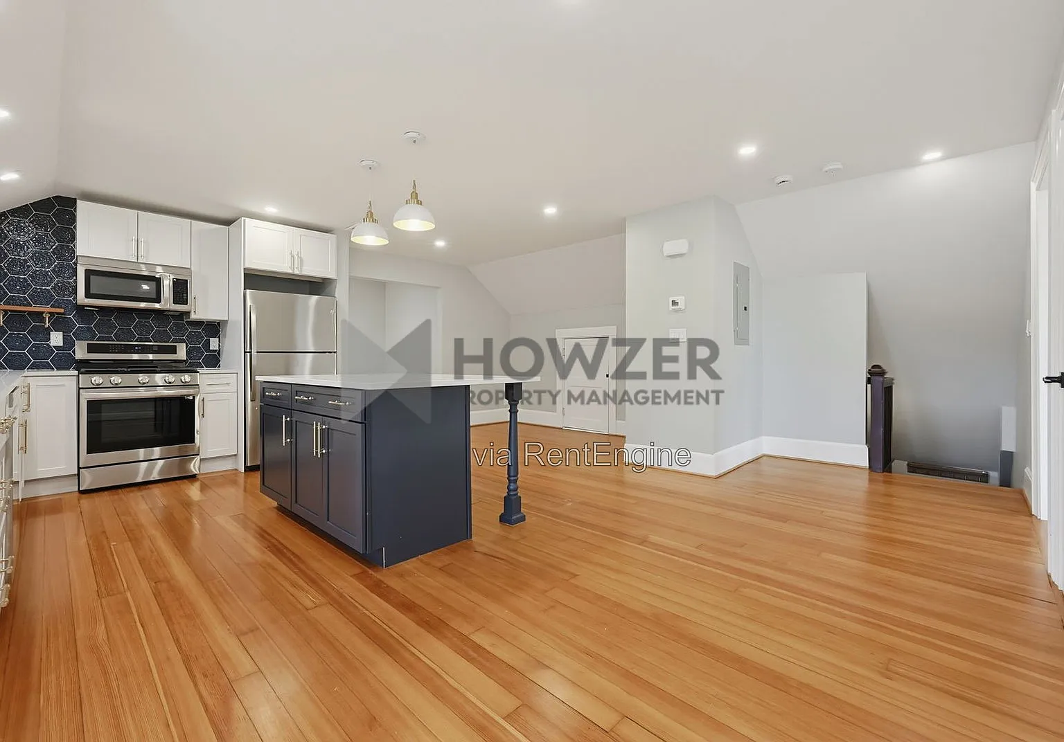 2 bed, 2.0 bath, 1800 sqft, $2,300 — Photo 3