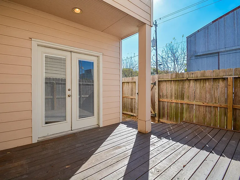 1610 Parker St — Photo 33