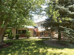 13901 Oakridge Rd, Carmel, IN 46032