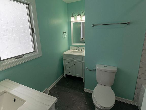 3rd image of 4500 W Bridgewood Dr