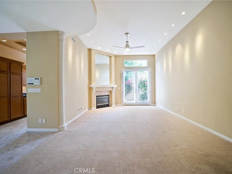 3055 E Hillcrest Dr — Photo 7