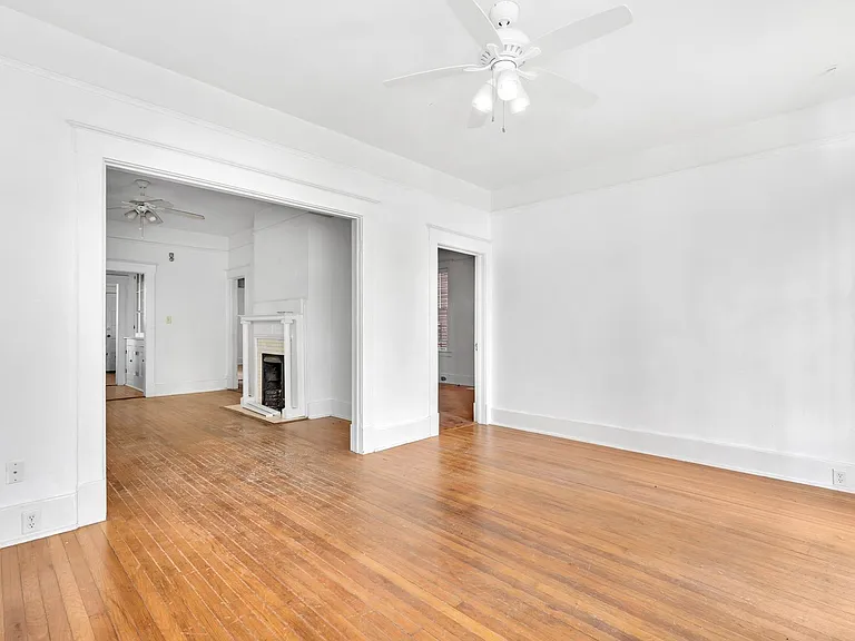 2234 Whitaker St — Photo 8