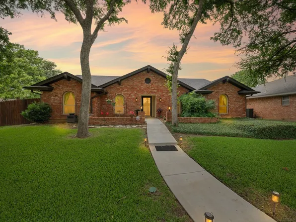 2308 Brookside Dr, Arlington, TX 76012