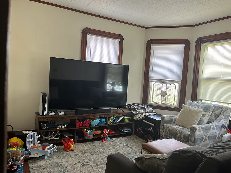 334 Earle St #3W