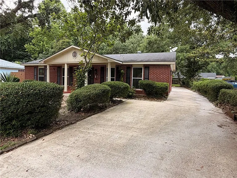 1326 Doyle Ave — Photo 3