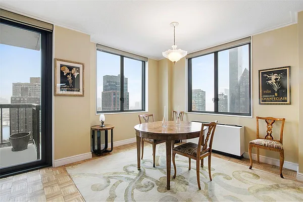 Sold by William Raveis Real Estate | media 3