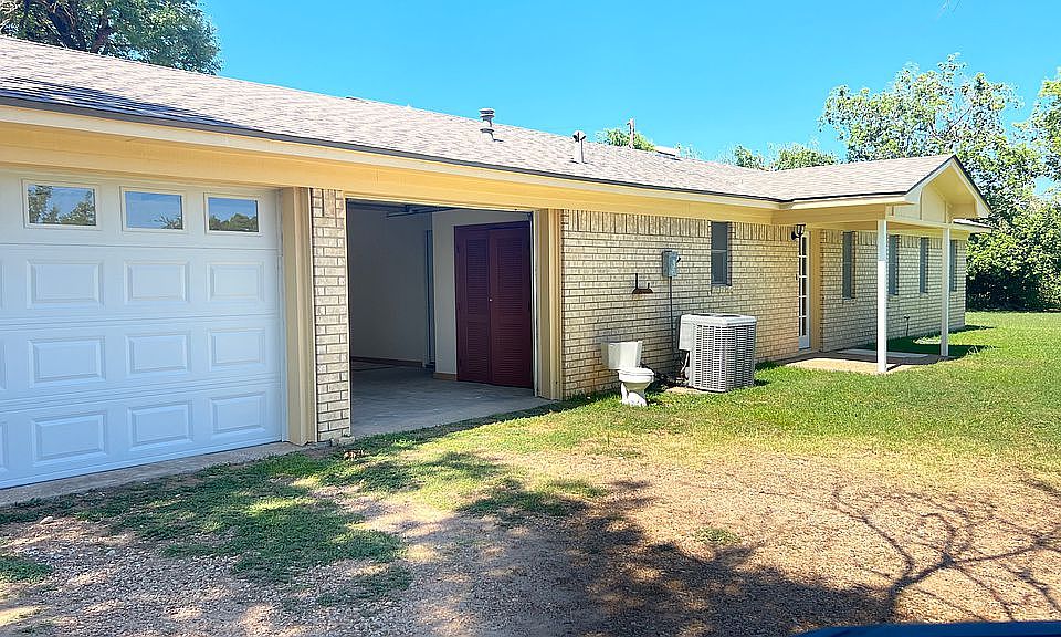 1st image of 208 County Road 173