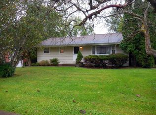 17 Canterbury Dr, Endicott, NY