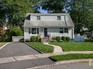 26 Chestnut Ter, Bloomfield, NJ 07003