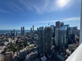 99 Queen St E