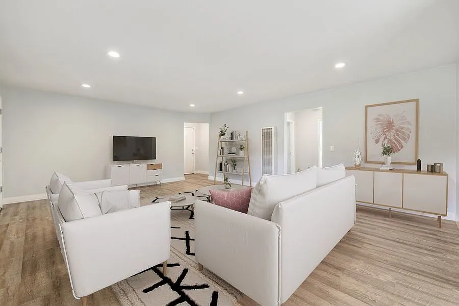 Spacious & Renovated 2 Bedroom 1 Bath! — Photo 2