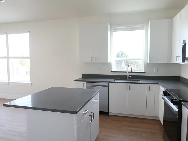 12929 SE Ridgecrest Rd — Photo 3