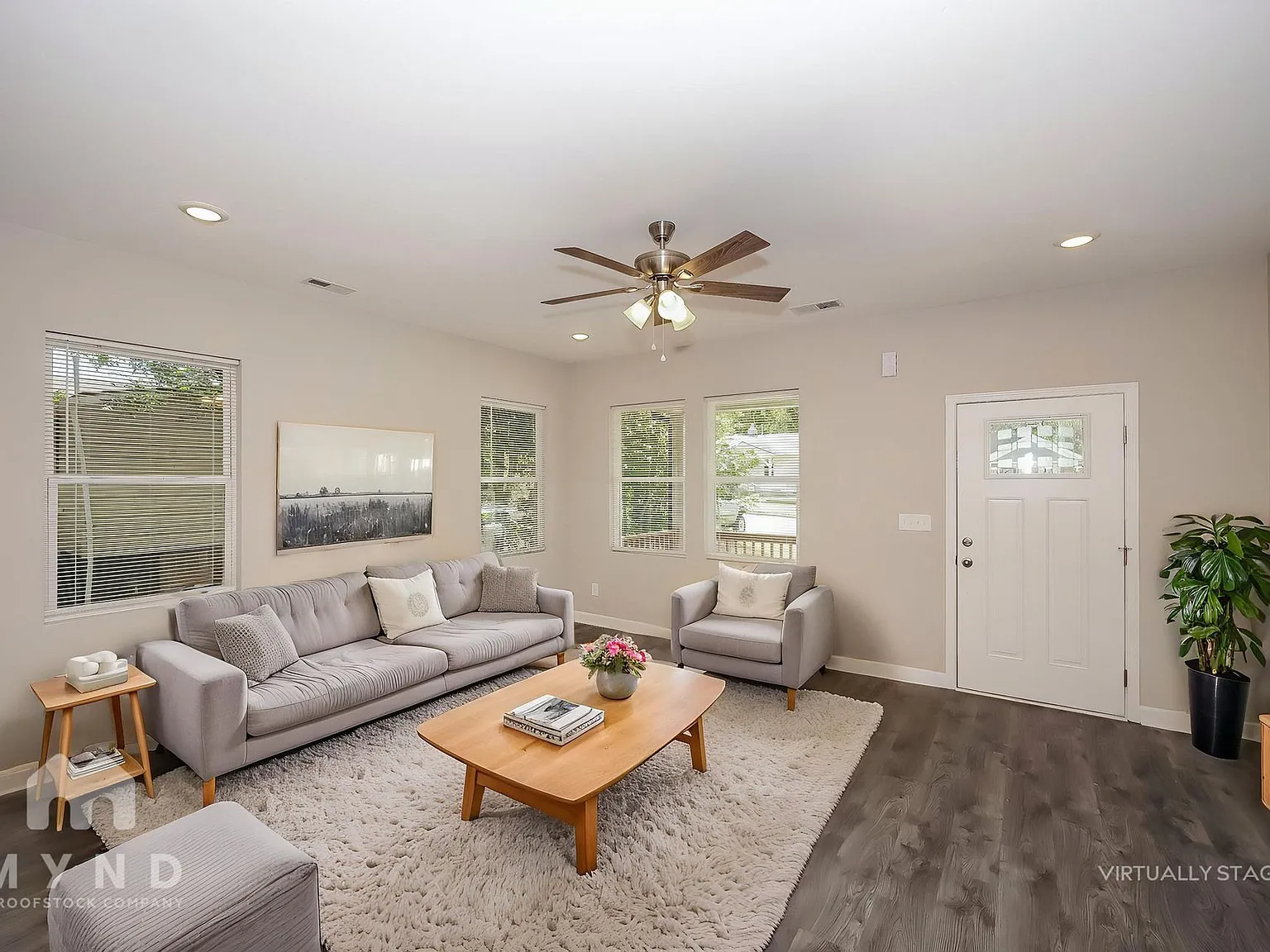 3 bed, 2.0 bath, 1360 sqft, $1,645 — Photo 2
