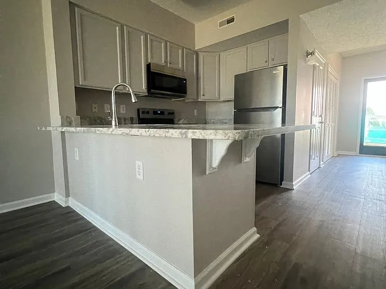 4590B Girvan Dr #B — Photo 14