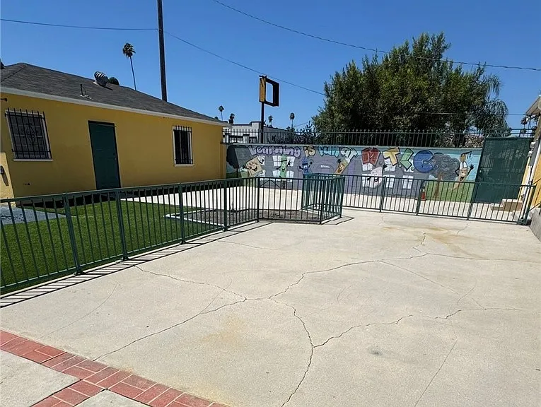 2052 Browning Blvd — Photo 10
