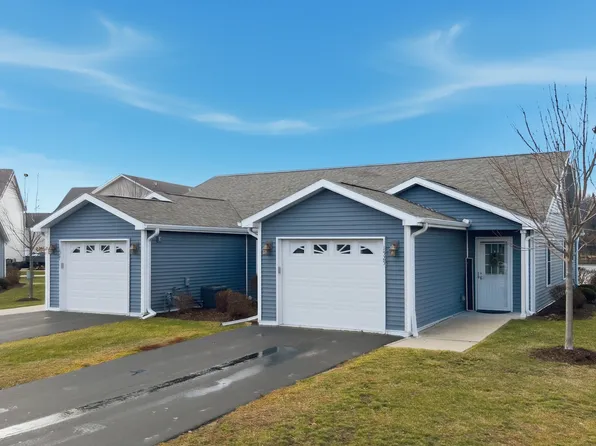 1525 Eadens Pl, Dixon, IL 61021