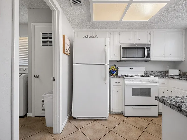 3208 Twinberry Cv #A — Photo 16