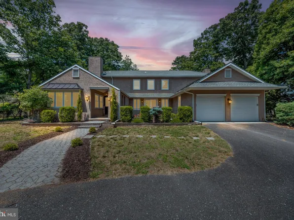 112 Hopewell Rd, Marlton, NJ 08053