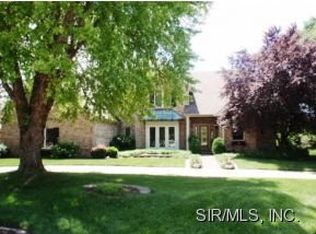 74 Sunset Hills Dr, Edwardsville, IL 62025