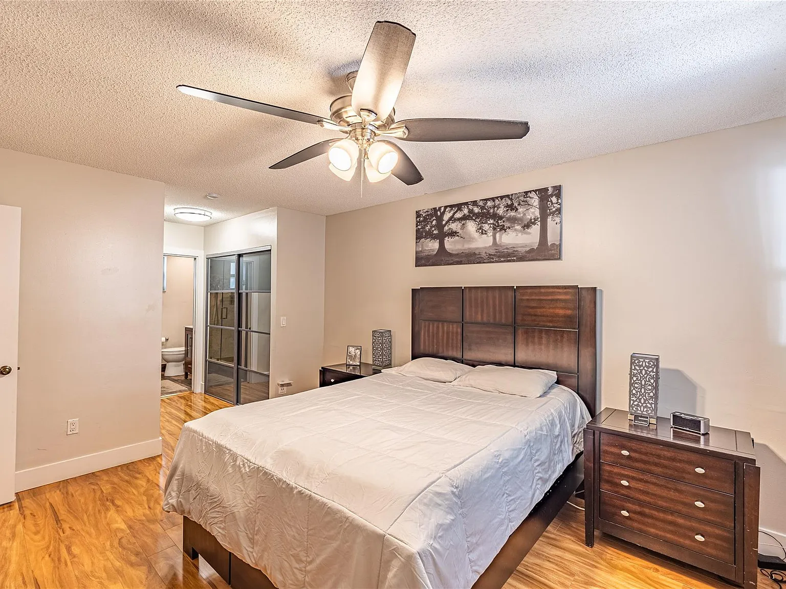 3 bed, 2.5 bath, 1473 sqft, $4,400 — Photo 4