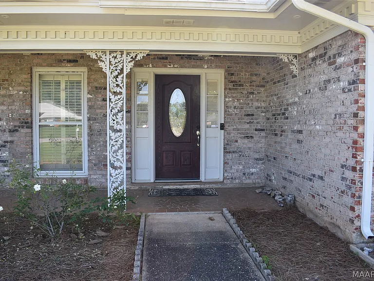 414 Arrowhead Dr — Photo 4
