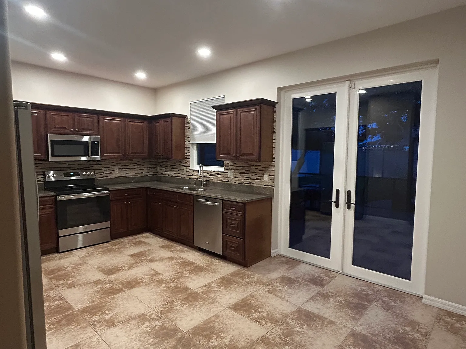 4 bed, 2.5 bath, 1830 sqft, $2,900 — Photo 4