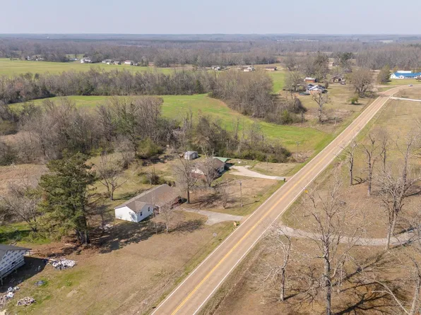 7073-22 State Hwy S, Michie, TN 38357