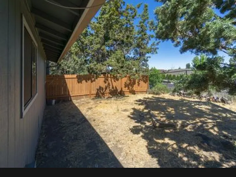 1901 NE Wichita Way — Photo 4