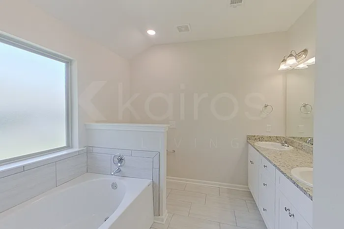 111 Live Oak Dr — Photo 19