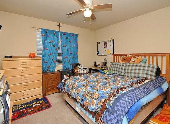 4th image of 569 Morse Ave