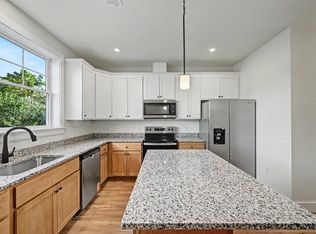 212 Hull Ave #202, Olyphant, PA 18447