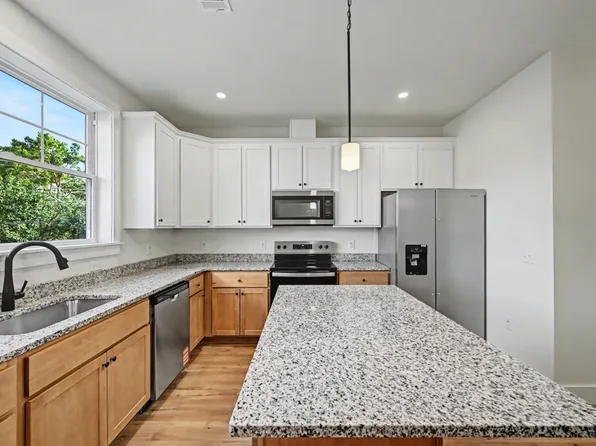 212 Hull Ave, Olyphant, PA