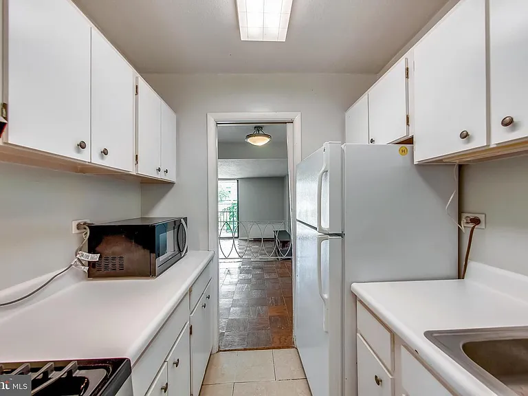 2201 L St NW #617 — Photo 23