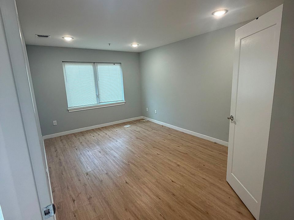 1st image of 188 Lafayette St #218