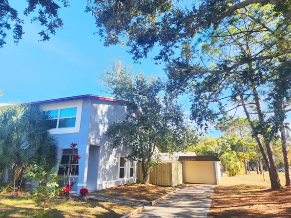 2067 Santiago Way N, Clearwater, FL 33763