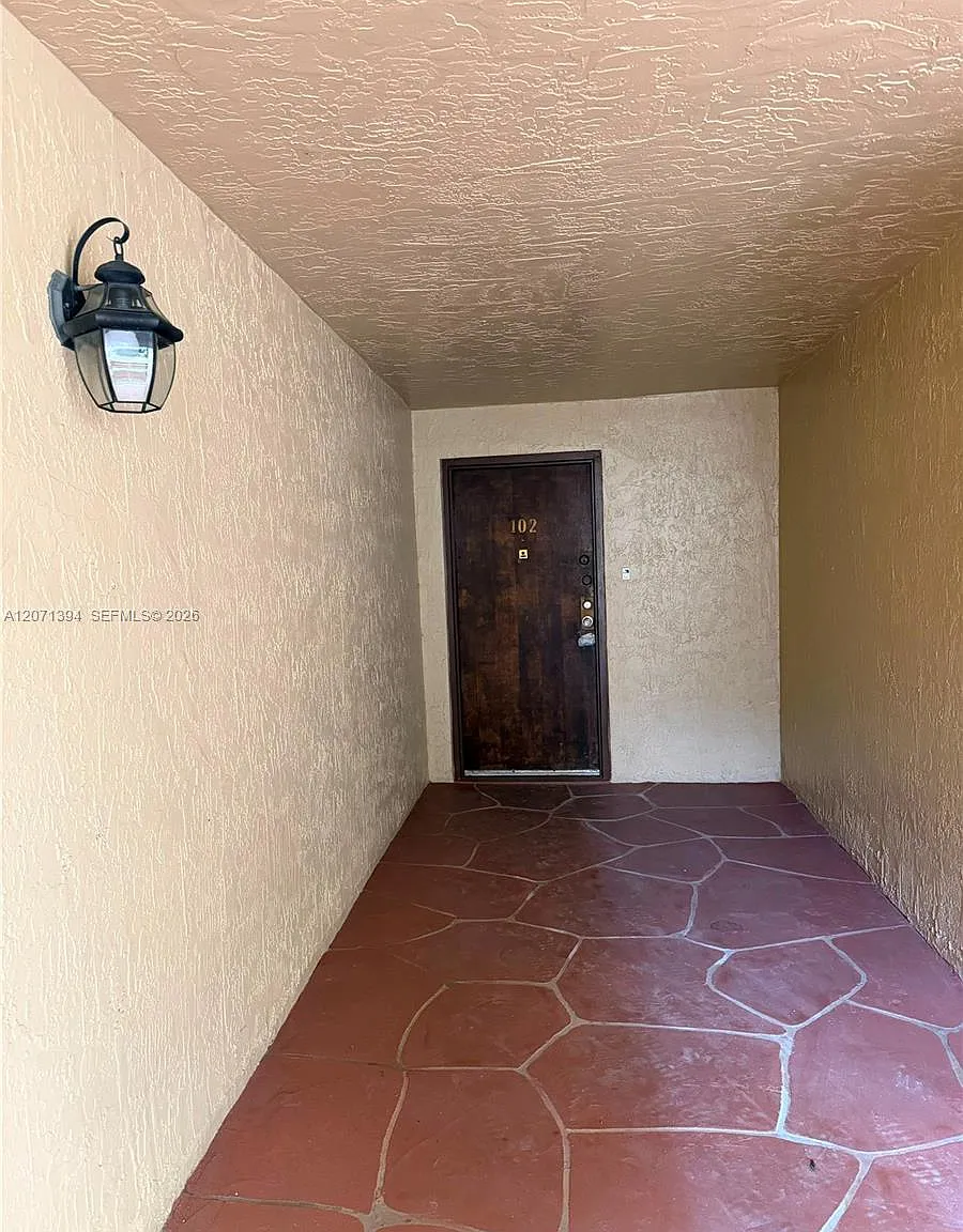 9015 SW 125th Ave — Photo 4